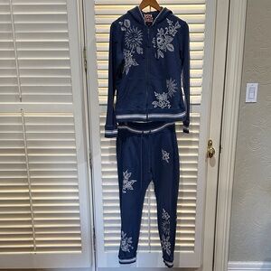 Johnny Was Blue Embroidered Jogging Set. Size Small
